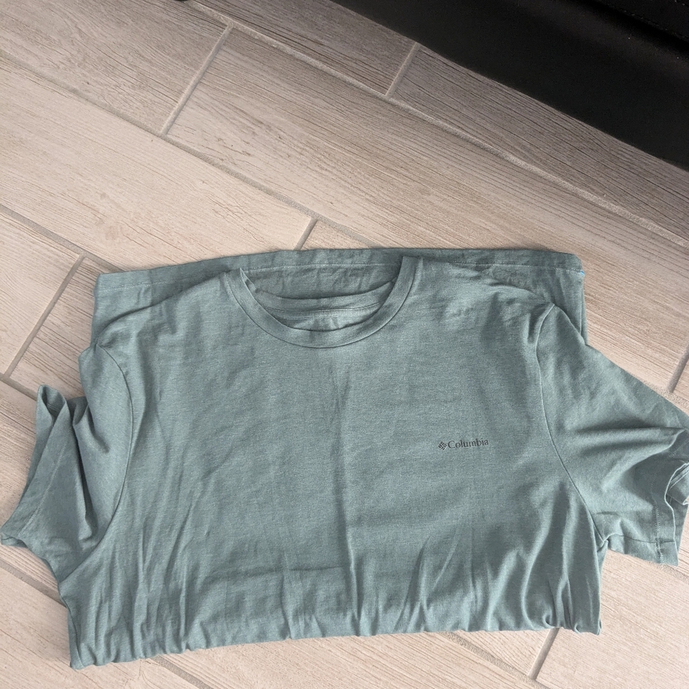 MENS COLUMBIA T'SHIRT